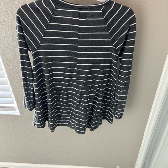 Hollister Long Sleeve Tee - Picture 3 of 3